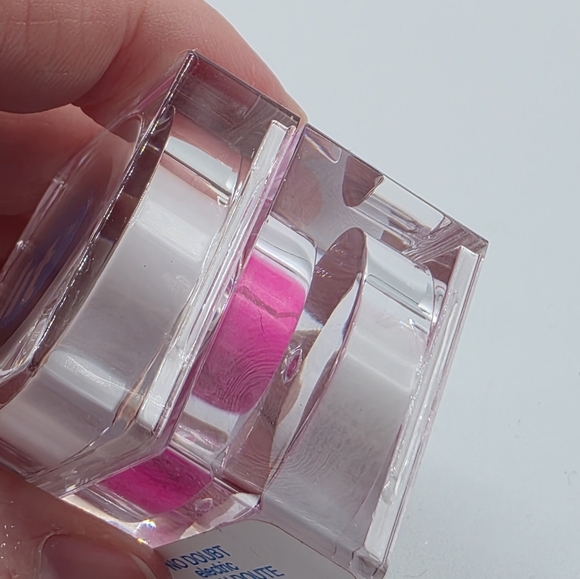 LIT Cosmetics No Doubt Electric Shine Pigment Eyeshadow - Picture 3 of 4